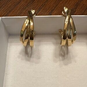 UNOde50 Gold Hoop Earrings.